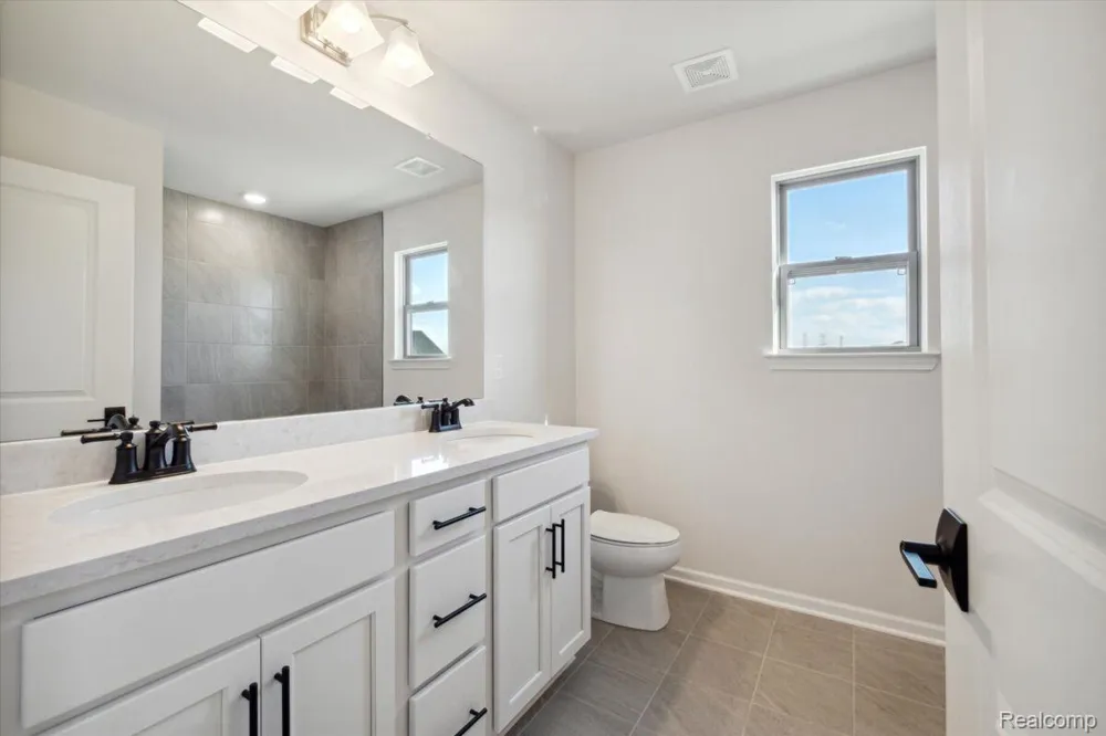 61836 Hevel Lane Washington Township, MI 48094
