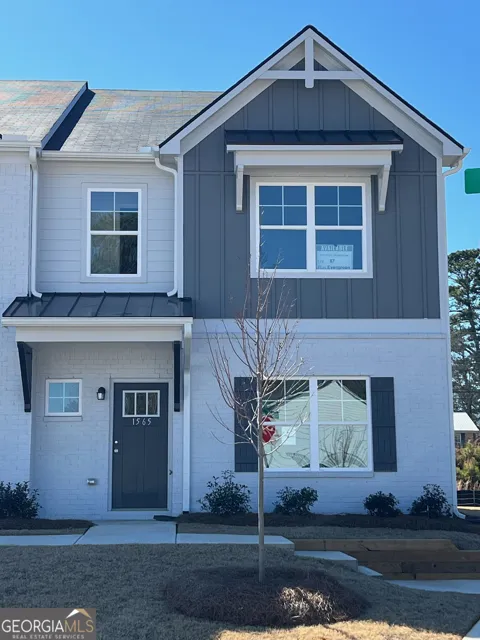1565 Salem DR