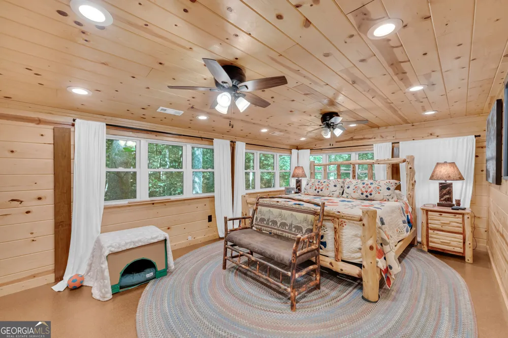 113 Biddy Mtn LN Tiger, GA 30576