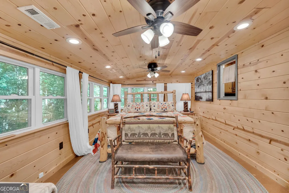 113 Biddy Mtn LN Tiger, GA 30576
