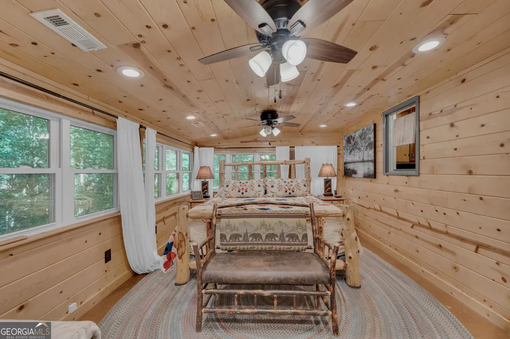 113 Biddy Mtn LN Tiger, GA 30576