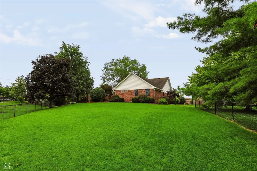 1102 Sarah Court Greenwood, IN 46142