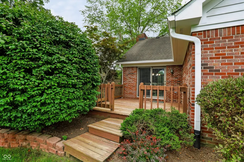 1102 Sarah Court Greenwood, IN 46142