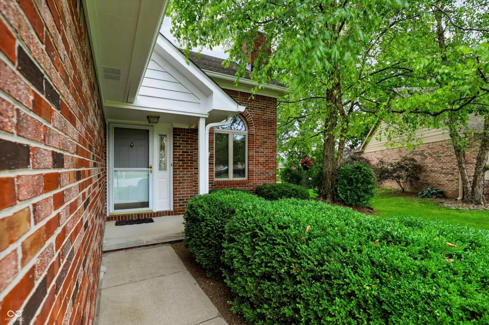 1102 Sarah Court Greenwood, IN 46142