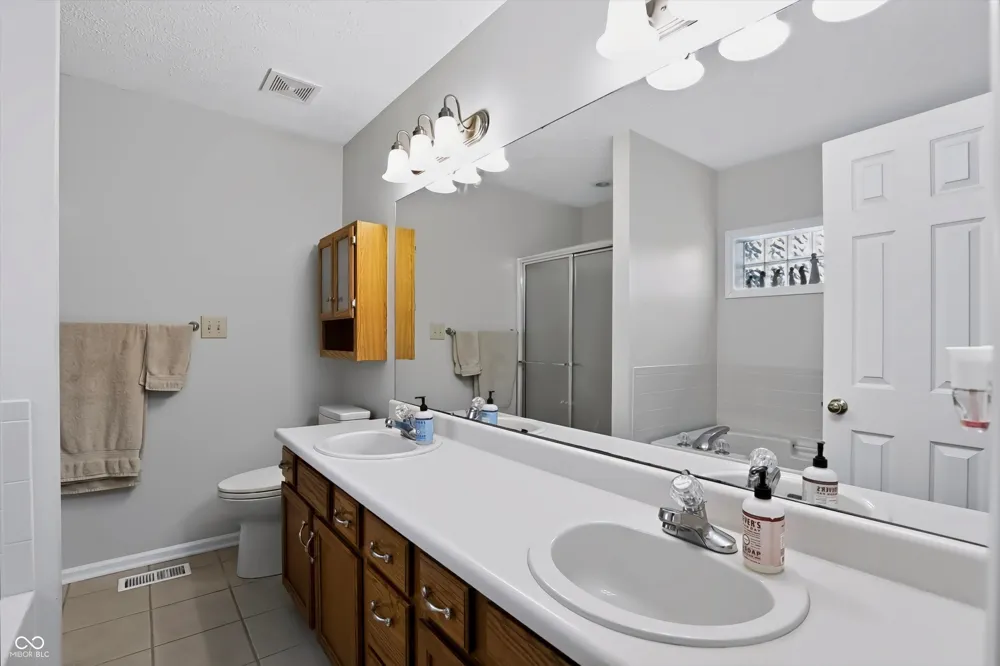 1102 Sarah Court Greenwood, IN 46142