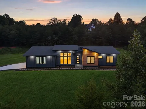 7 Spicebush Lane