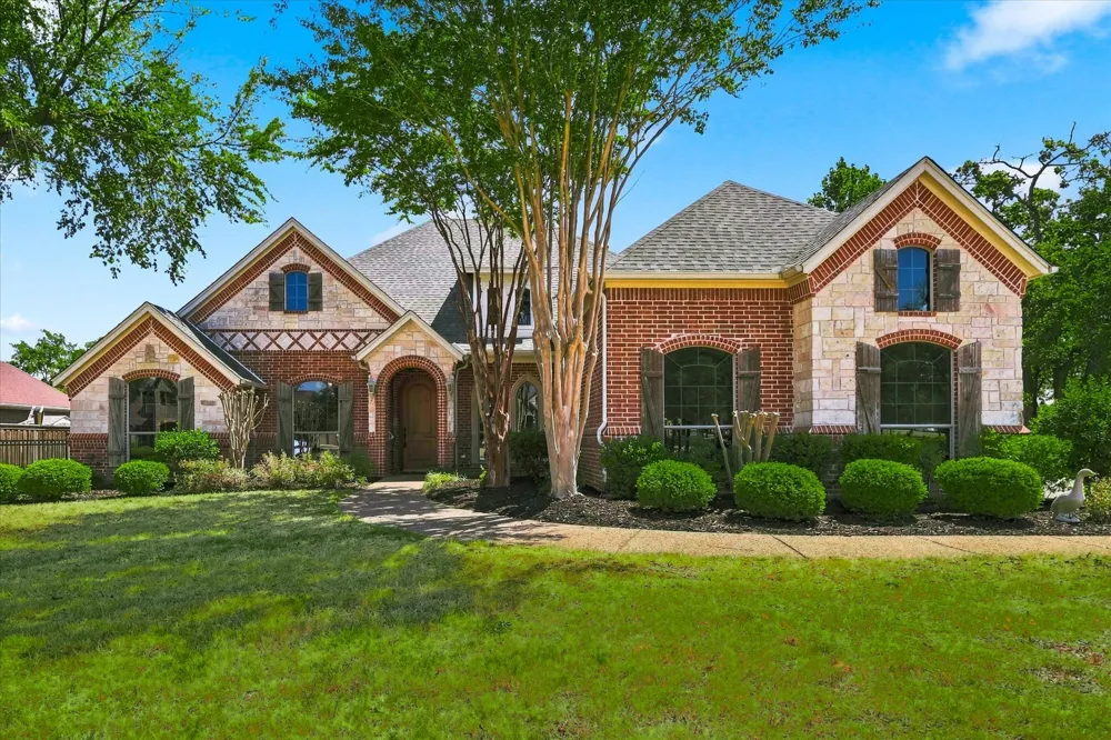 100 Woodland Drive Krugerville, TX 76227
