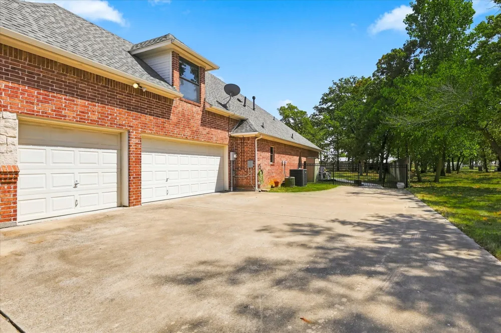 100 Woodland Drive Krugerville, TX 76227