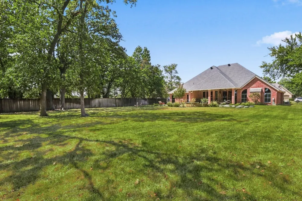 100 Woodland Drive Krugerville, TX 76227
