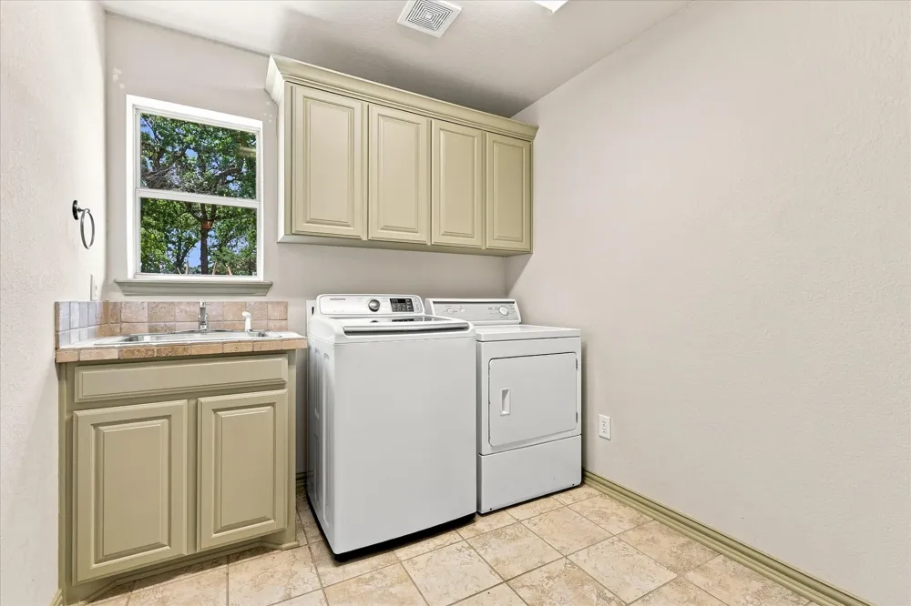 100 Woodland Drive Krugerville, TX 76227