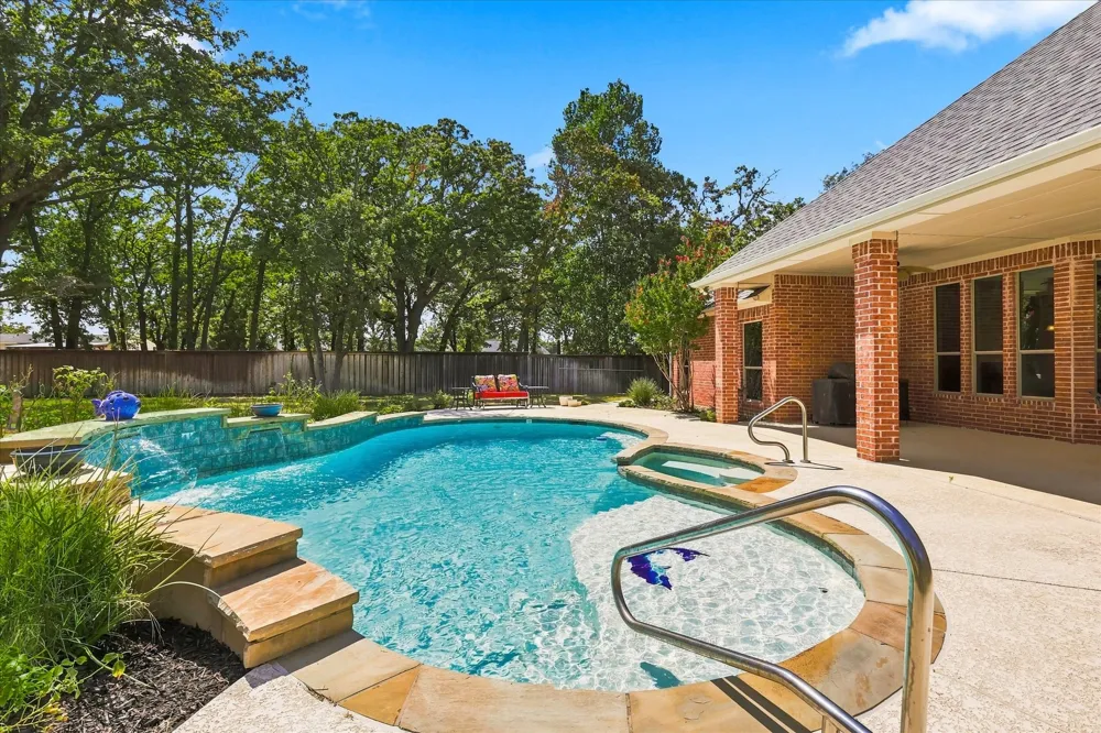 100 Woodland Drive Krugerville, TX 76227