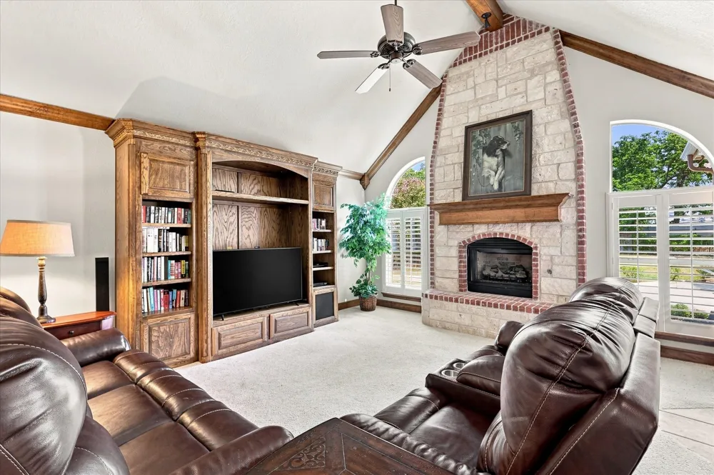 100 Woodland Drive Krugerville, TX 76227