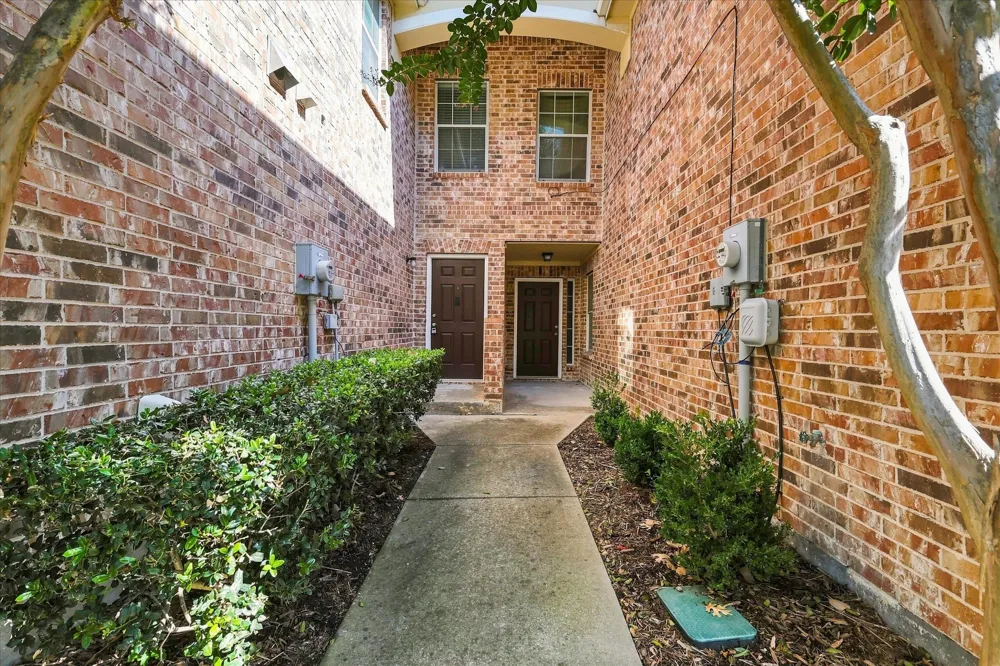 9878 Wake Bridge Drive Frisco, TX 75035