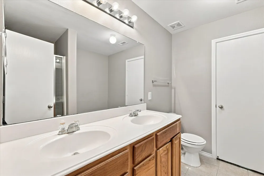 9878 Wake Bridge Drive Frisco, TX 75035