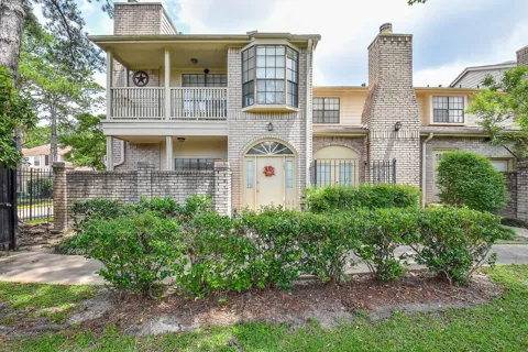 800 Country Place Drive #101