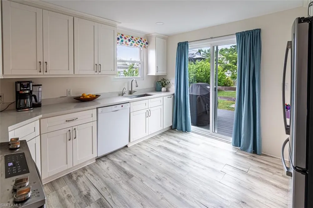 517 Coconut Avenue Other, FL 34140