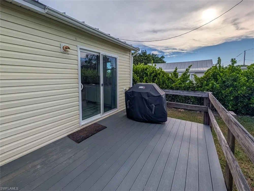 517 Coconut Avenue Other, FL 34140