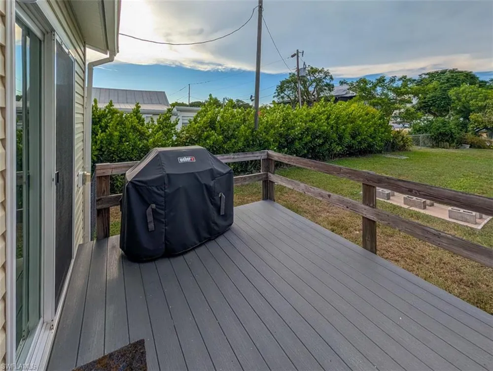 517 Coconut Avenue Other, FL 34140