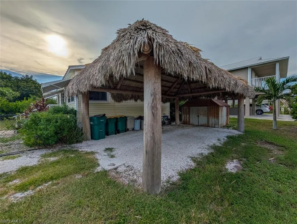 517 Coconut Avenue Other, FL 34140