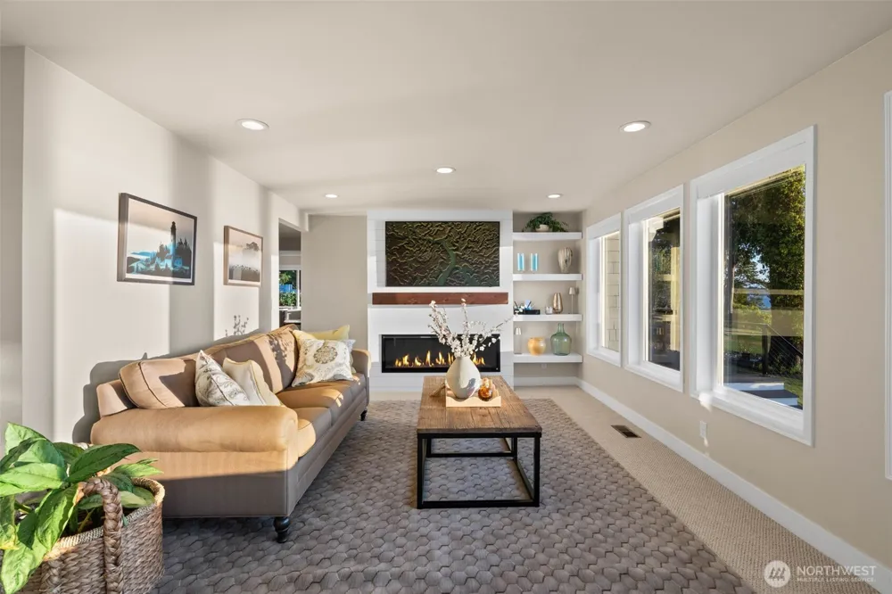 31879 S Bridge Way NE Poulsbo, WA 98370
