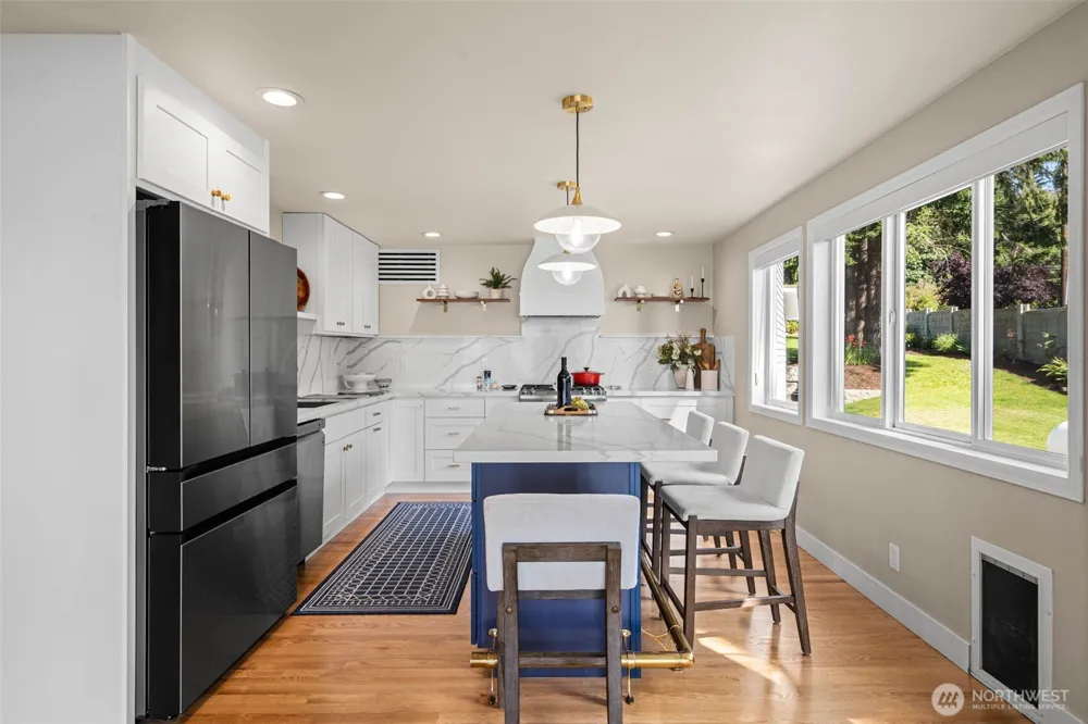 31879 S Bridge Way NE Poulsbo, WA 98370