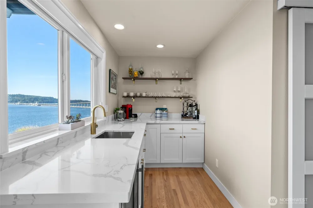 31879 S Bridge Way NE Poulsbo, WA 98370