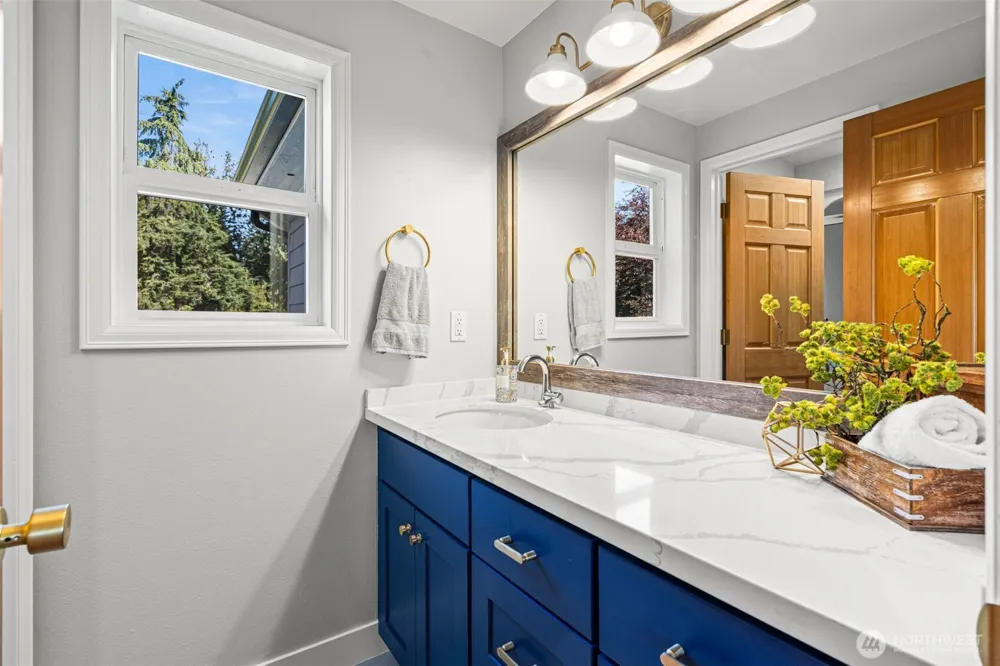31879 S Bridge Way NE Poulsbo, WA 98370