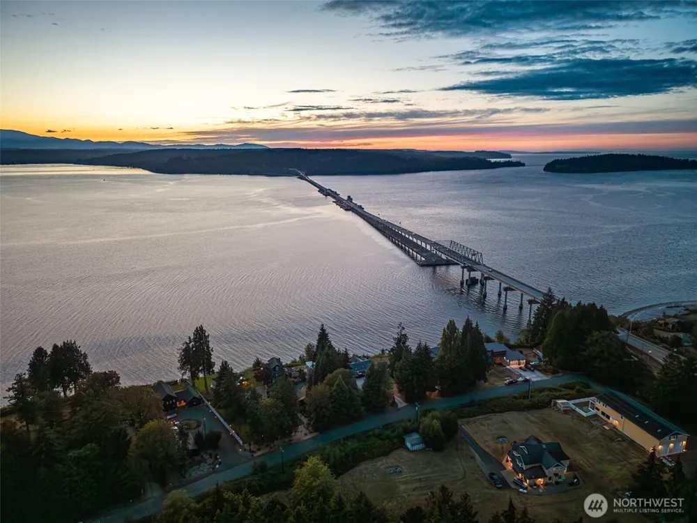 31879 S Bridge Way NE Poulsbo, WA 98370
