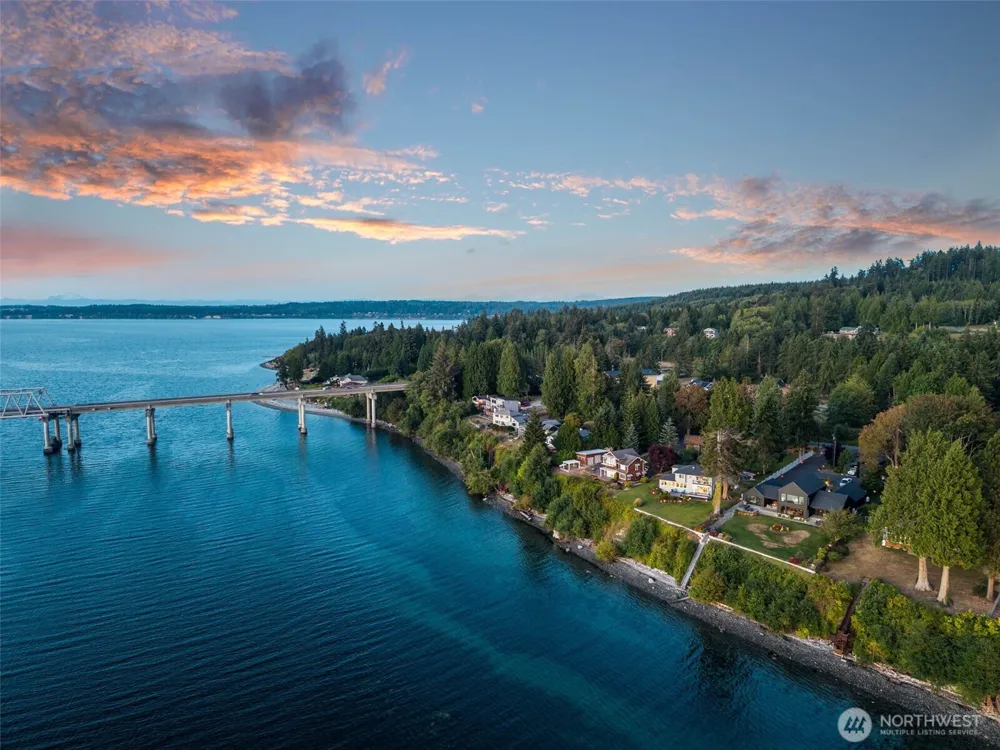 31879 S Bridge Way NE Poulsbo, WA 98370