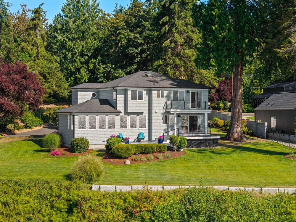 31879 S Bridge Way NE Poulsbo, WA 98370