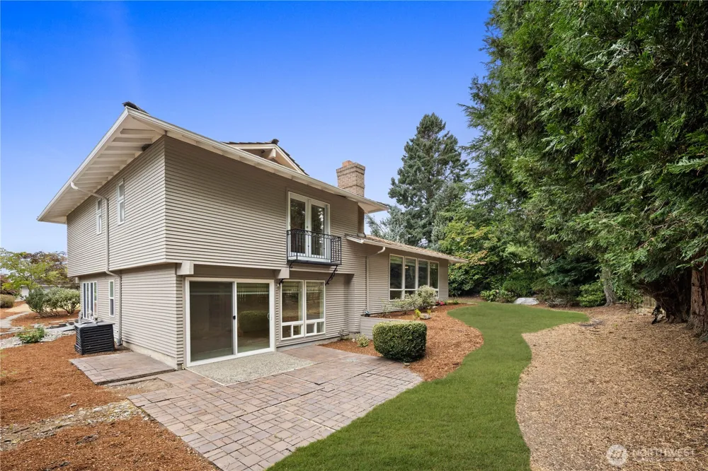 14115 SE 45th Street Bellevue, WA 98006