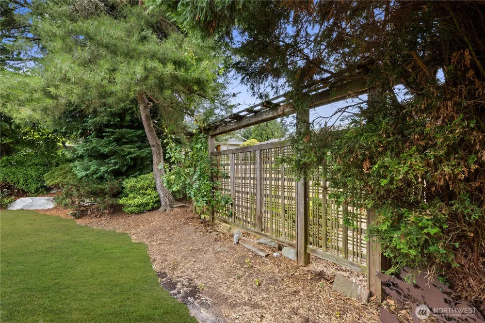 14115 SE 45th Street Bellevue, WA 98006