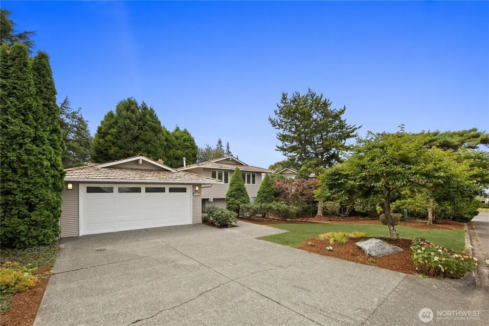 14115 SE 45th Street Bellevue, WA 98006