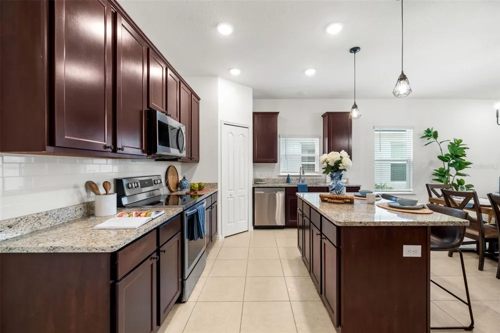 892 NW 251ST DRIVE Newberry, FL 32669