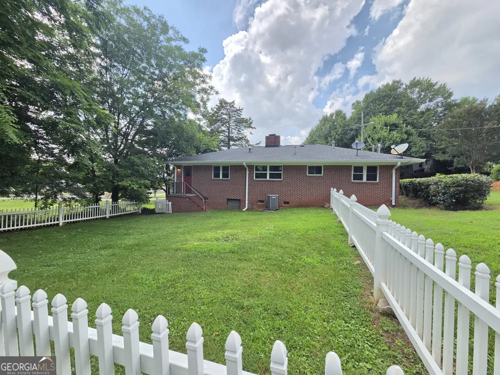 372 Foreacre ST Cornelia, GA 30531