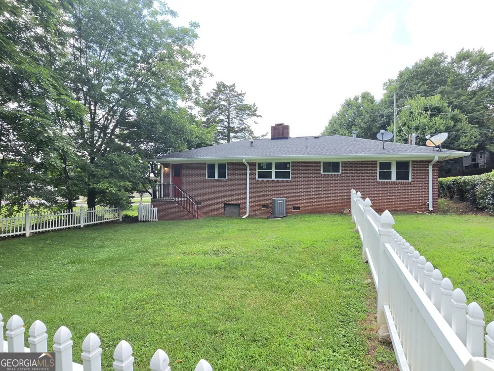 372 Foreacre ST Cornelia, GA 30531