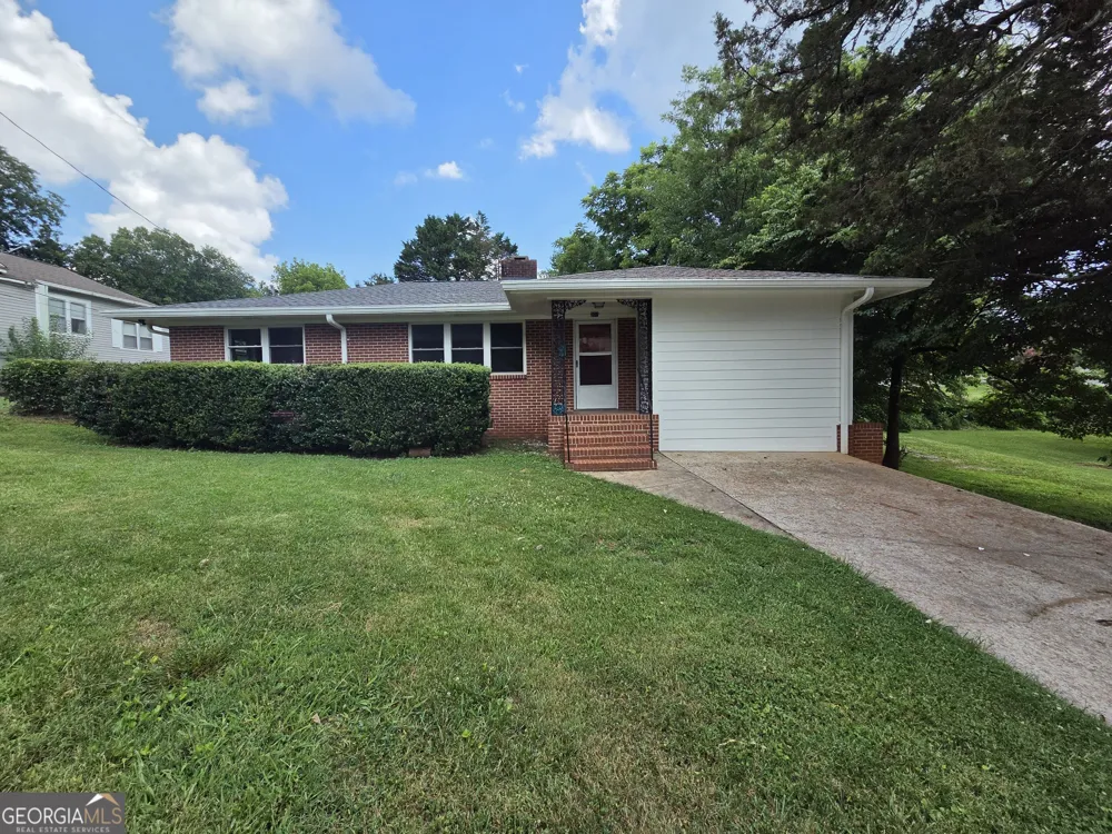 372 Foreacre ST Cornelia, GA 30531