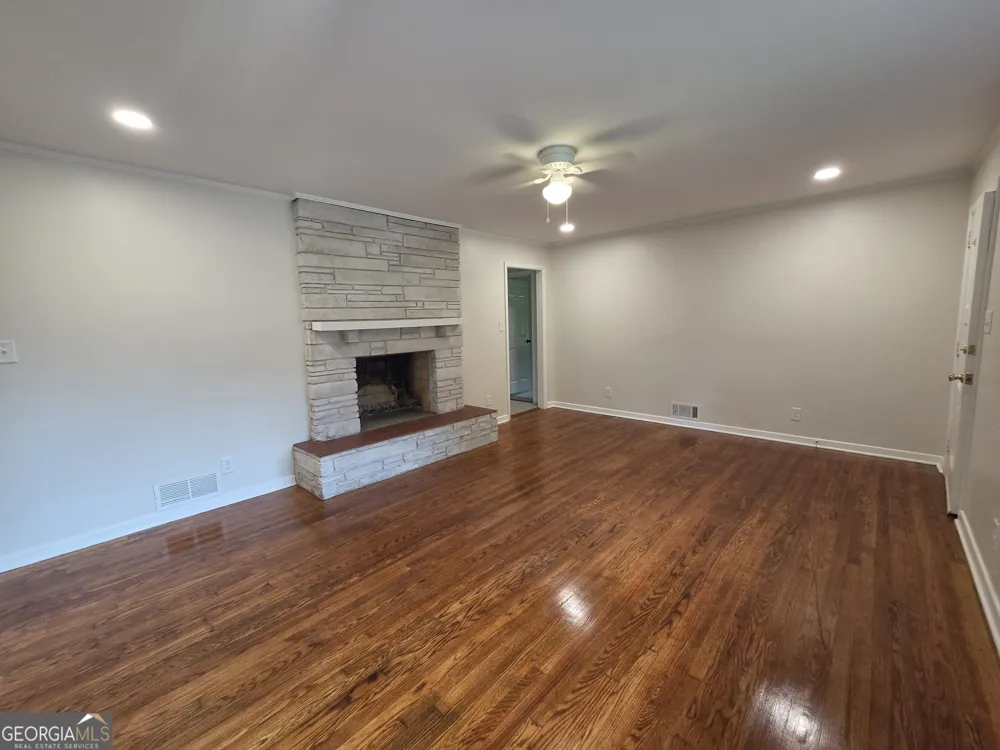 372 Foreacre ST Cornelia, GA 30531
