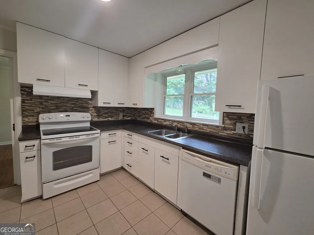 372 Foreacre ST Cornelia, GA 30531