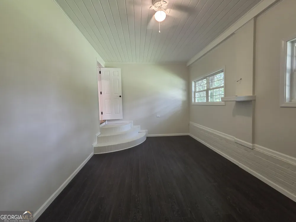 372 Foreacre ST Cornelia, GA 30531