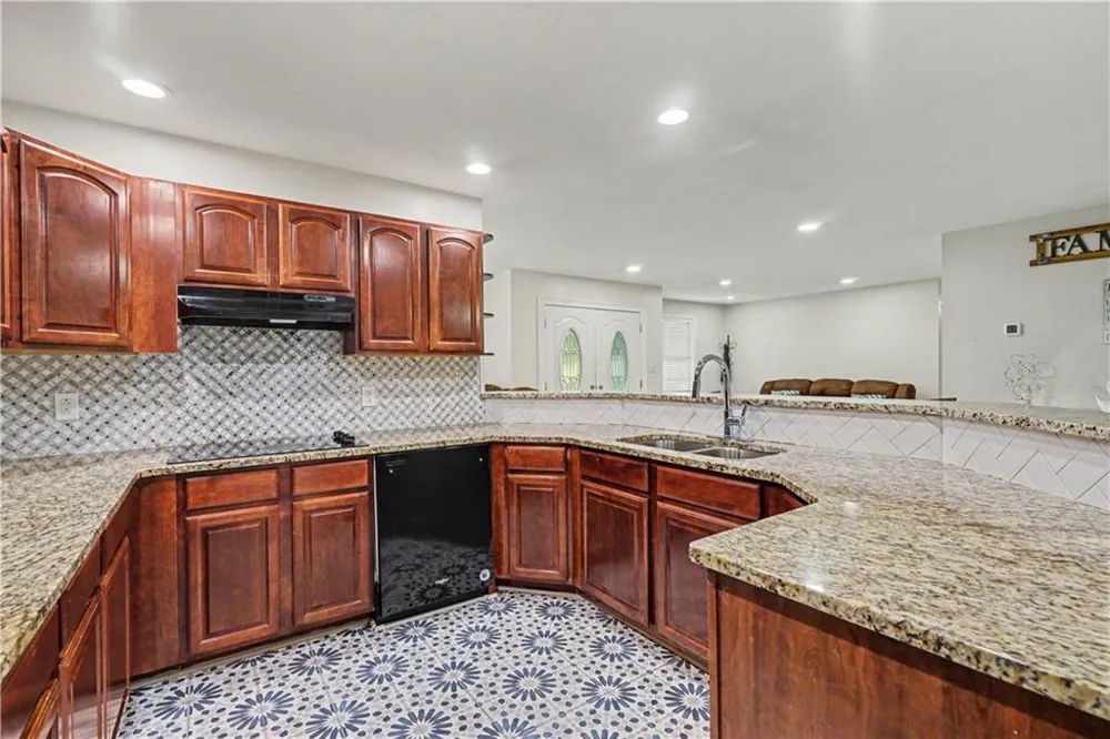 900 Stone Lea Trace Oxford, GA 30054