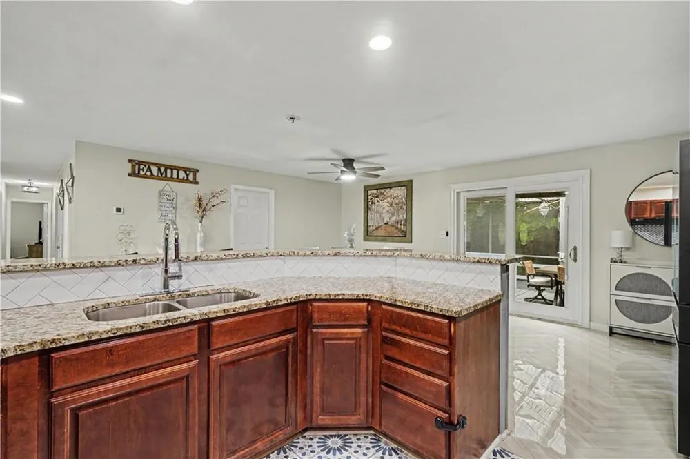 900 Stone Lea Trace Oxford, GA 30054