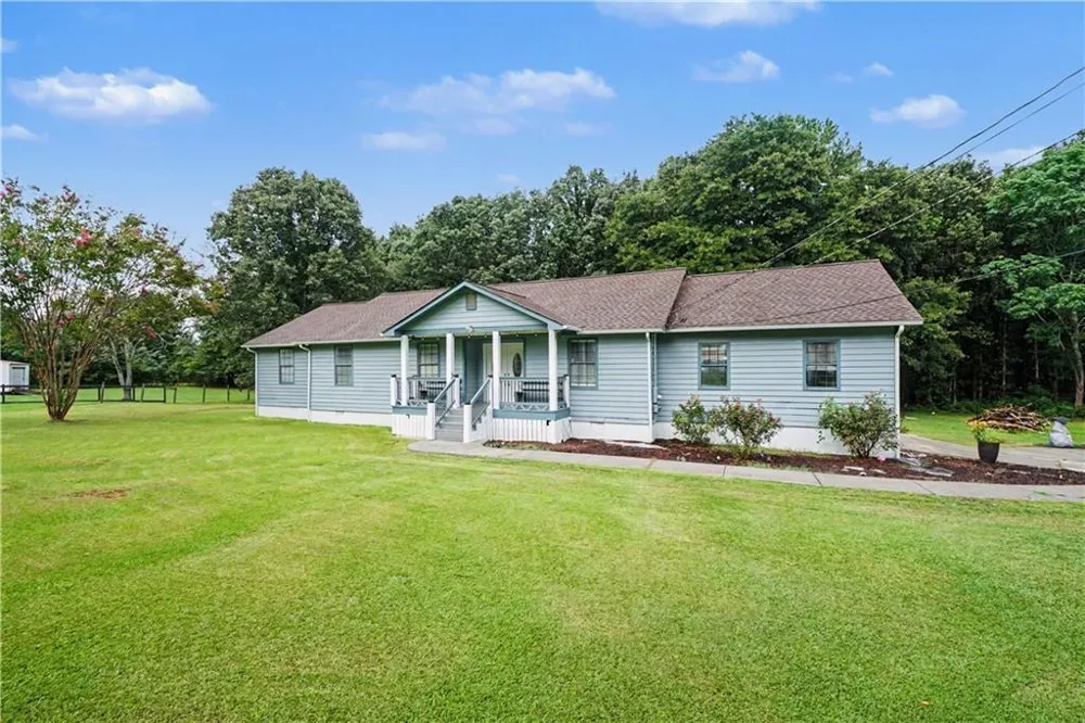 900 Stone Lea Trace Oxford, GA 30054