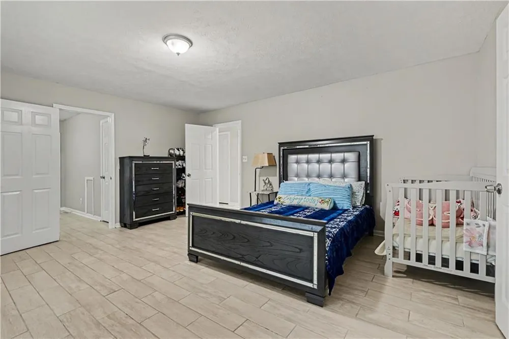 900 Stone Lea Trace Oxford, GA 30054