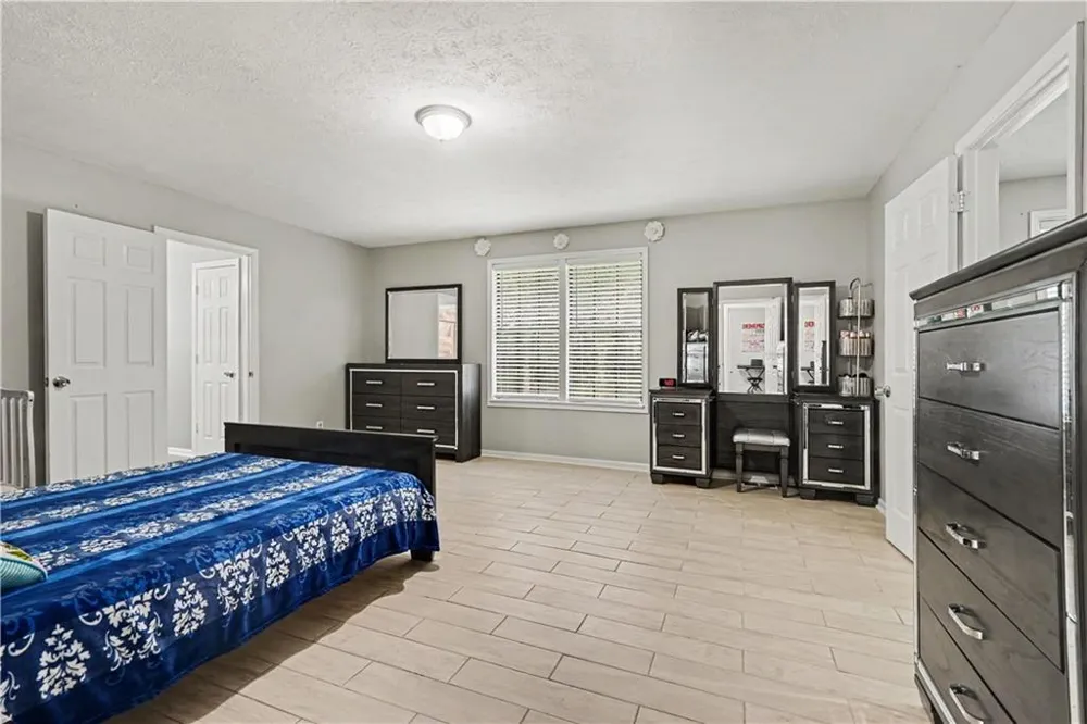 900 Stone Lea Trace Oxford, GA 30054