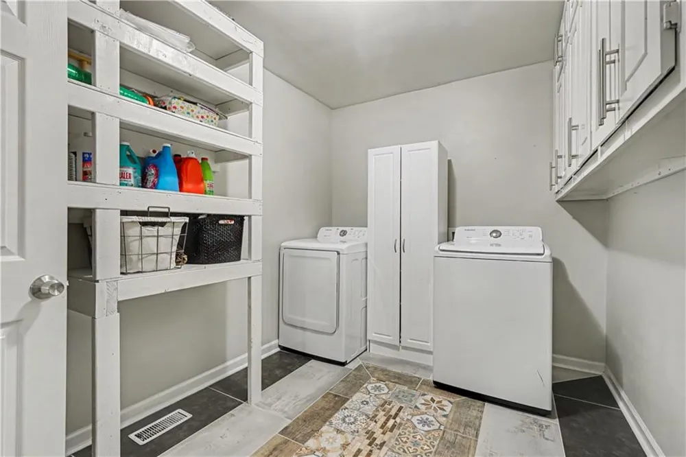 900 Stone Lea Trace Oxford, GA 30054