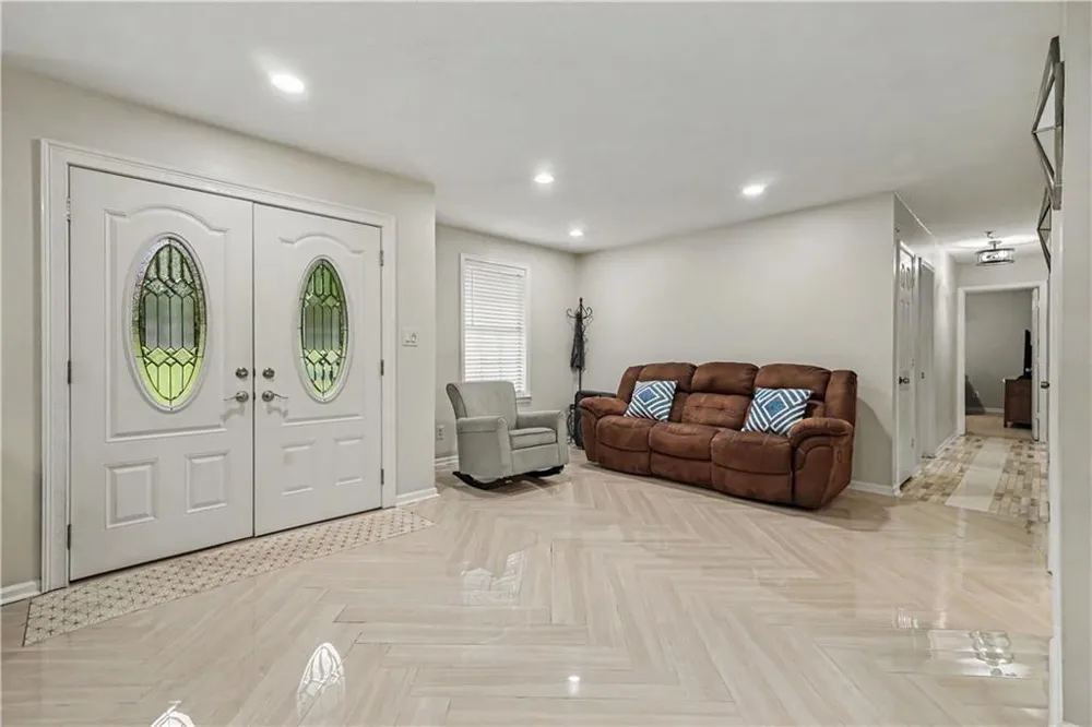 900 Stone Lea Trace Oxford, GA 30054
