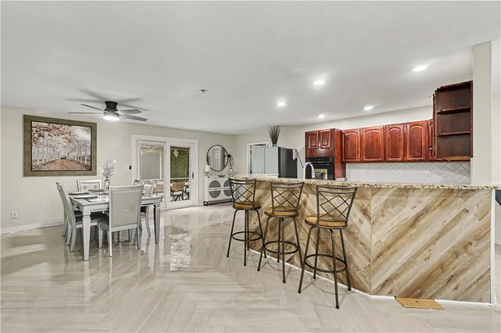 900 Stone Lea Trace Oxford, GA 30054