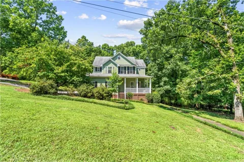 185 Thornwood Drive SE