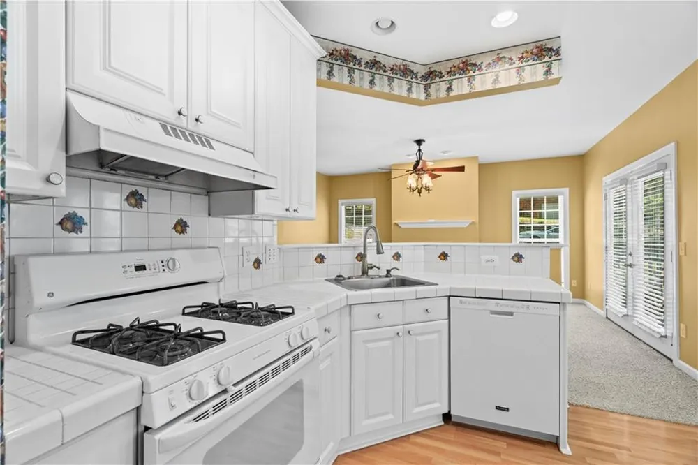 185 Thornwood Drive SE Calhoun, GA 30701
